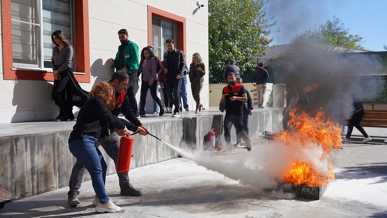 Diyarbakır kız öğrenci yurdunda yangın tatbikat yapti