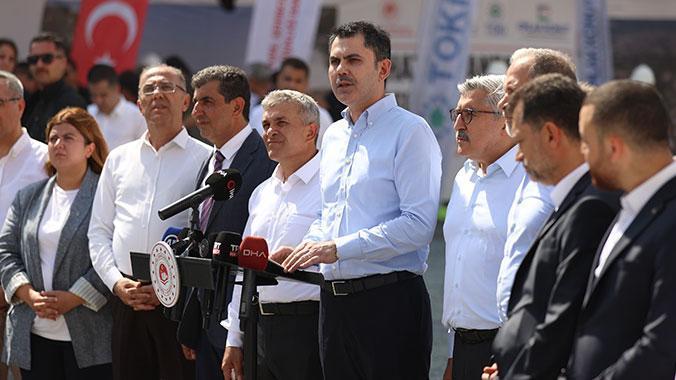 Bakan Kurum Hatay’da: 1 milyon ailemize yuvalarina teslim ettik