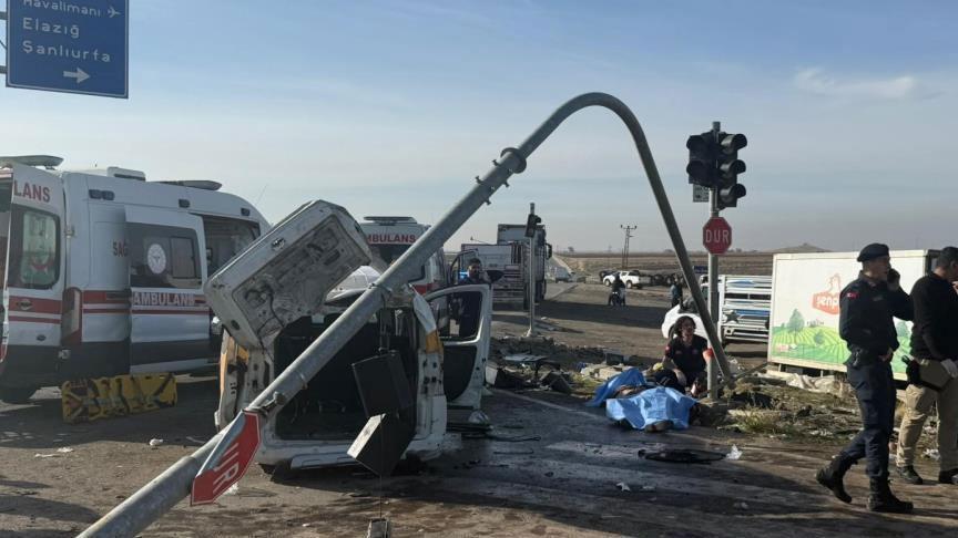 Diyarbakır'da korkunç kaza. Can kaybı yükseliyor