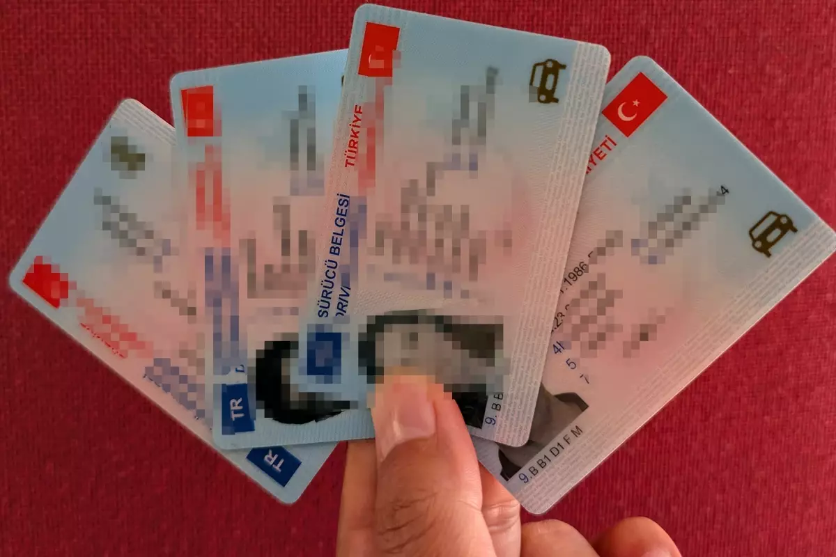 Eski Tip Ehliyetlerin Yenilenme Süreci ve Ücretleri belirlendi