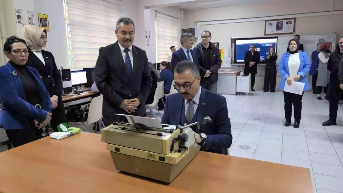 İnegöl'de Klavye Şampiyonası Düzenlenme yapıldı