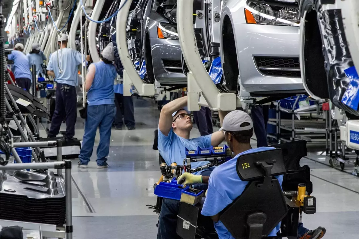 Otomotiv devi binlerce çalışanını işten atabilir