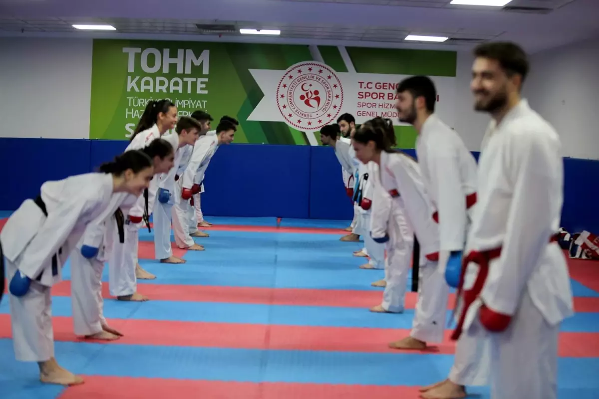 Sakarya'dan Karate Şampiyonası Öncesi Moral Ziyareti verdi