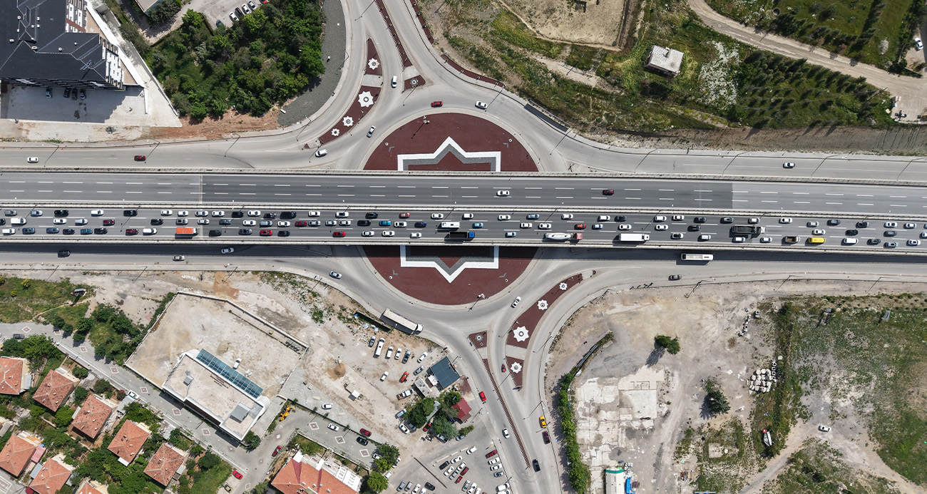 Bayram Yoğunlugu bitmedi tatil bitti 43 ilin geçiş noktasında dönüş trafiği devam ediyor