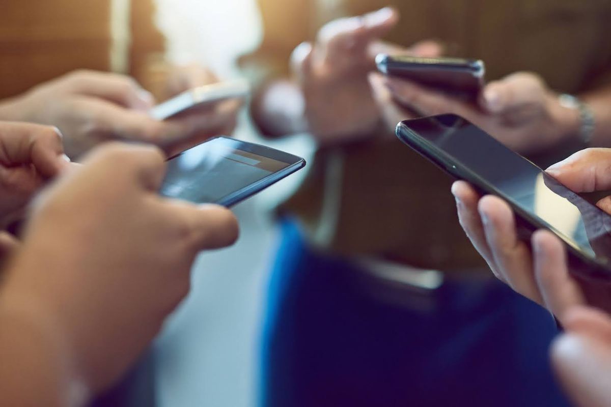 Telekom devi satılıyor! Milyonlarca abone 3 operatöre paylaştırılacak