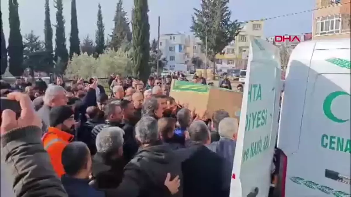 Ünlü Halk Müziği Sanatçısı 'Kahtalı Mıçe' son yolculuğuna ugurlandi